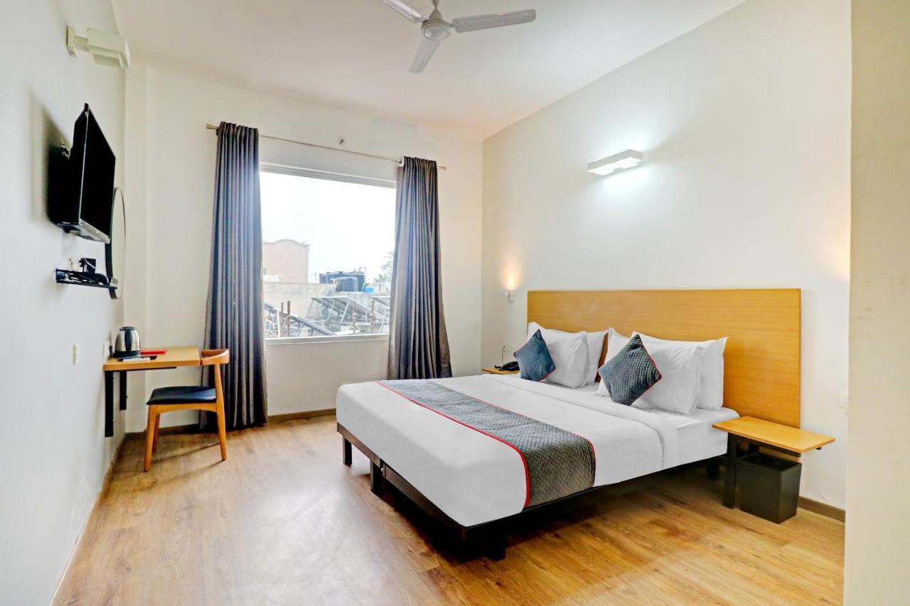 Hotel Townhouse Sector 30 Near Botanic Garden Of Indian Republic Noida Exteriér fotografie