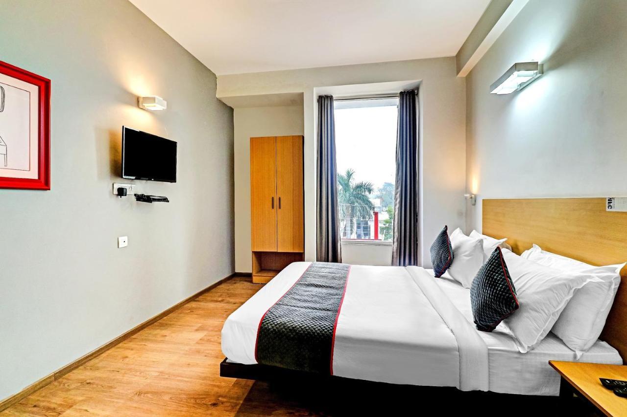 Hotel Townhouse Sector 30 Near Botanic Garden Of Indian Republic Noida Exteriér fotografie