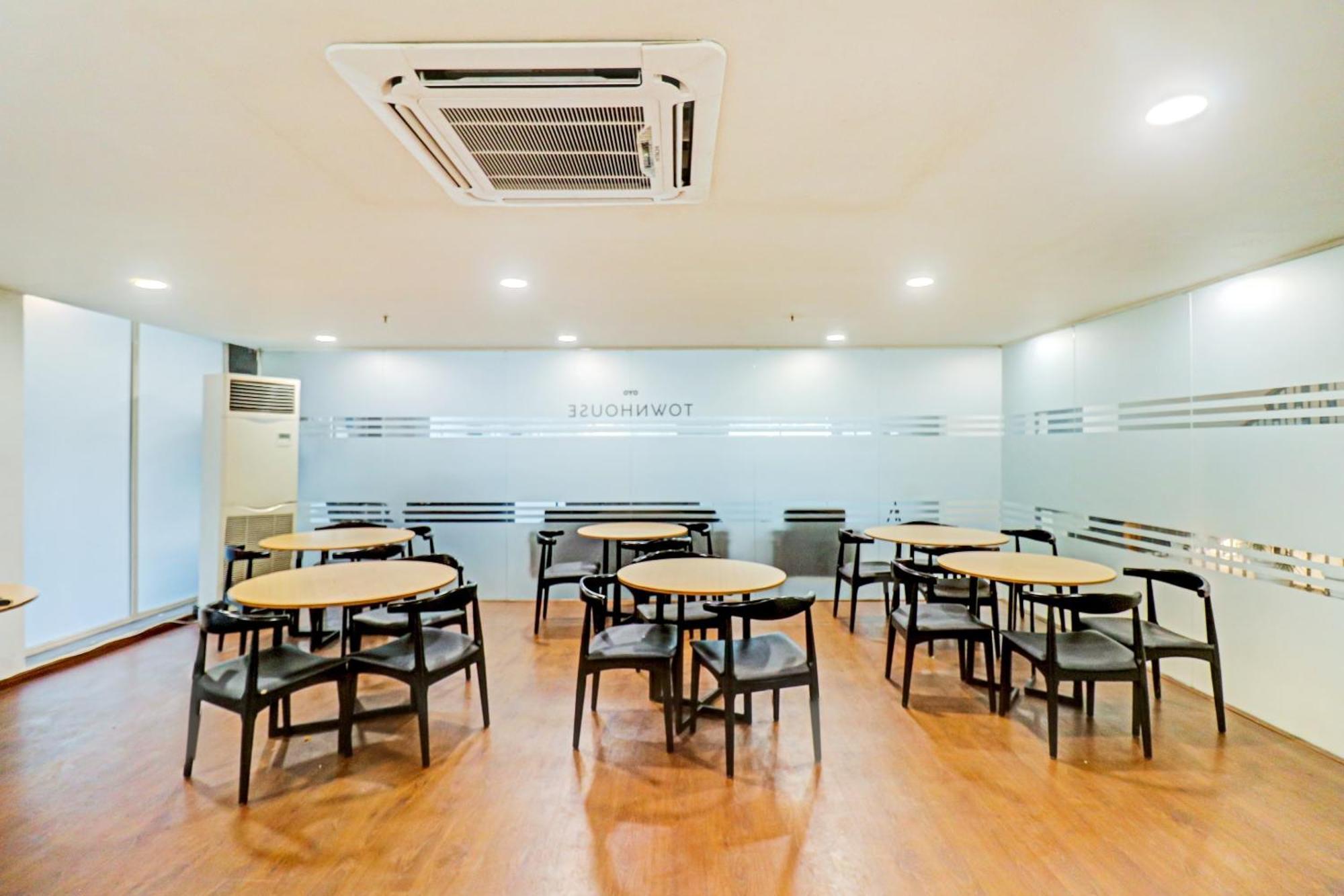Hotel Townhouse Sector 30 Near Botanic Garden Of Indian Republic Noida Exteriér fotografie