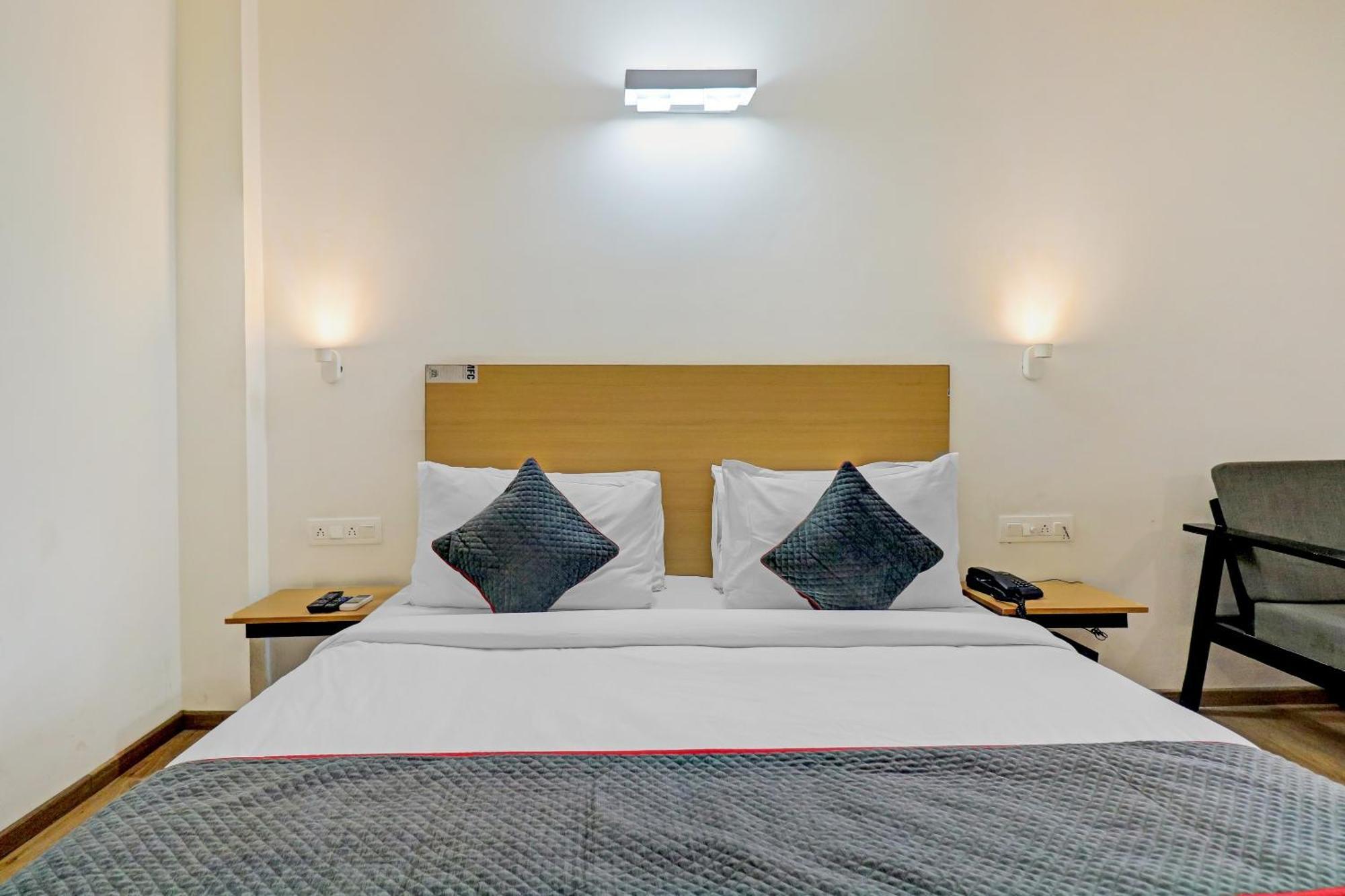 Hotel Townhouse Sector 30 Near Botanic Garden Of Indian Republic Noida Exteriér fotografie