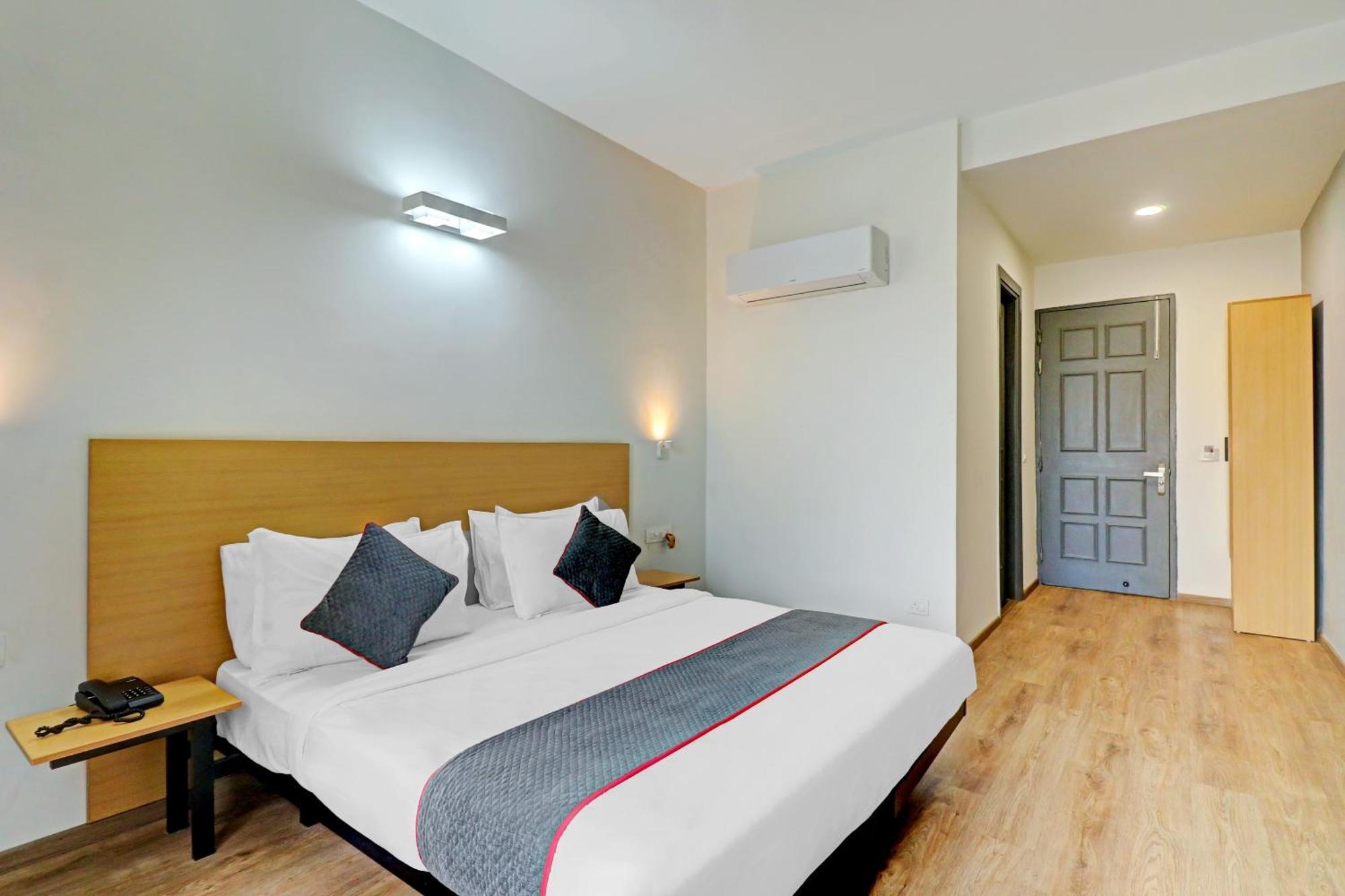 Hotel Townhouse Sector 30 Near Botanic Garden Of Indian Republic Noida Exteriér fotografie