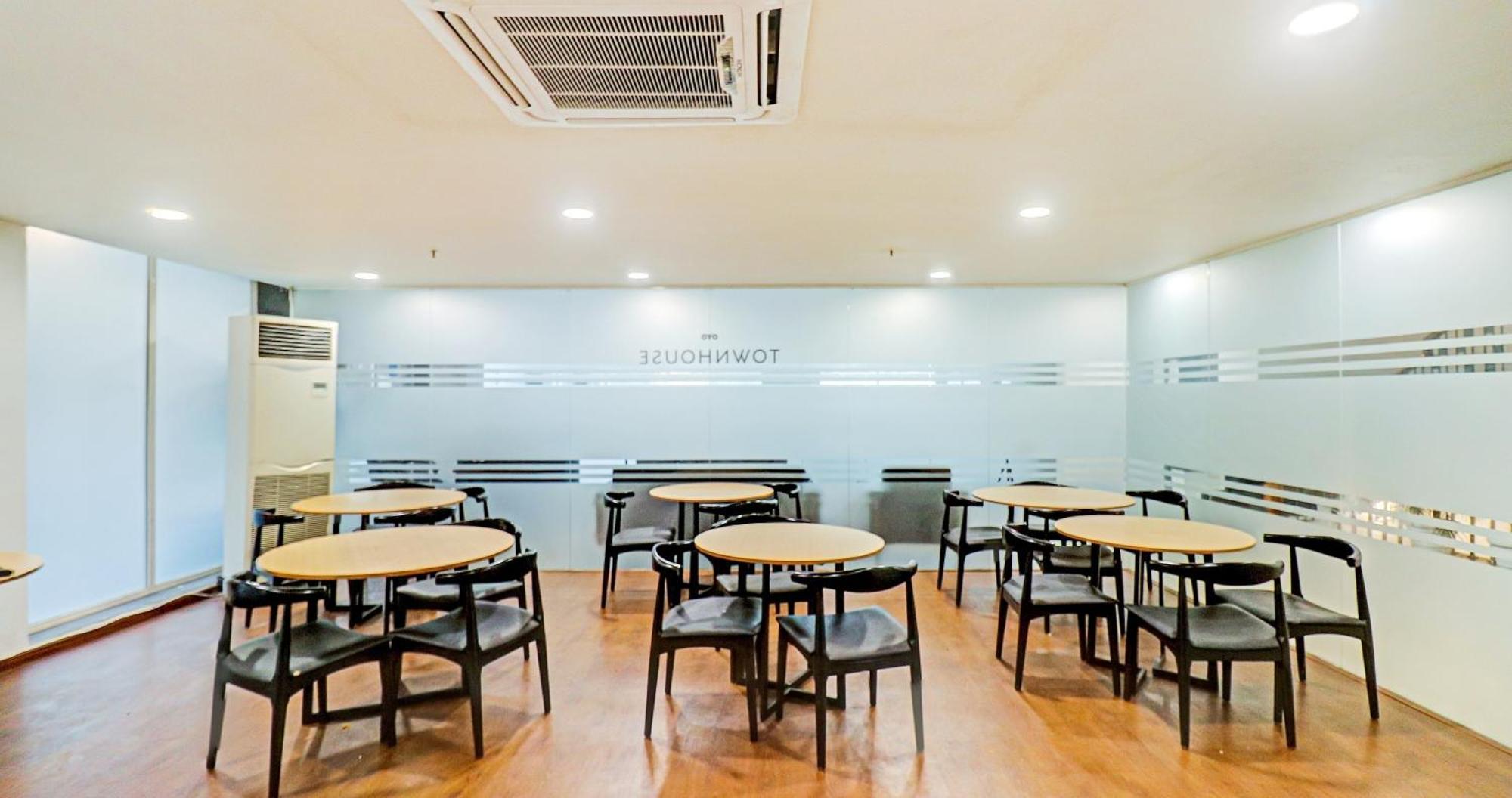 Hotel Townhouse Sector 30 Near Botanic Garden Of Indian Republic Noida Exteriér fotografie