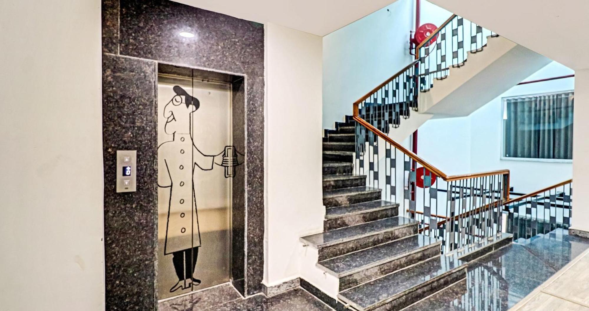 Hotel Townhouse Sector 30 Near Botanic Garden Of Indian Republic Noida Exteriér fotografie